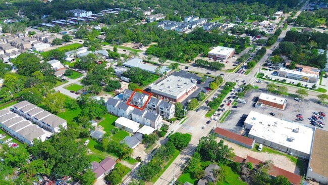 Building Photo - 2122 Blalock Rd