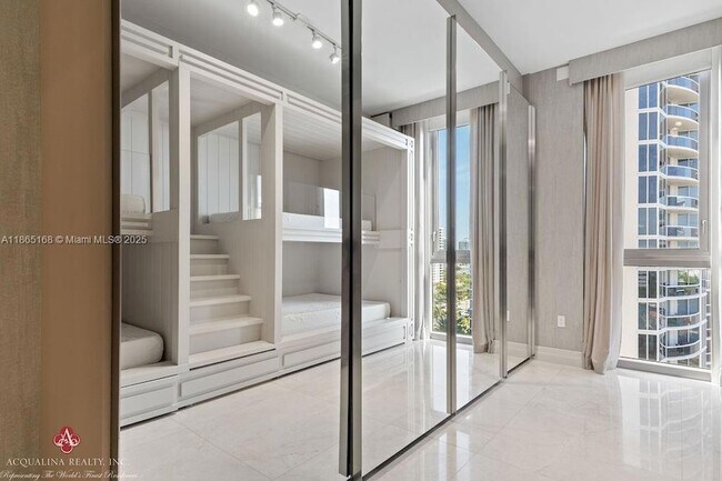 Building Photo - 17749 Collins Ave