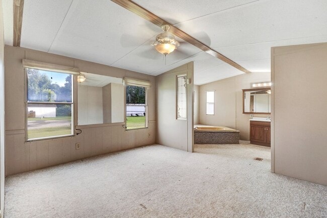 Building Photo - 2 BR, 2 BA Mobile Home w/ 2-Car Detached G...