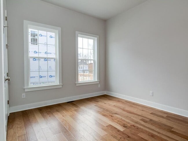 Building Photo - LUXURY  TOWNHOME FOR LEASE