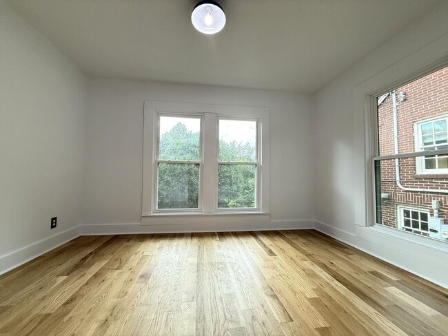 Building Photo - 681 Angier Ave NE
