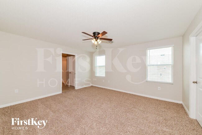 Building Photo - 5227 San Palermo Dr