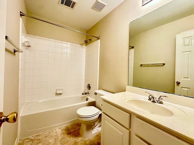 Building Photo - 1501 Santolina Ct