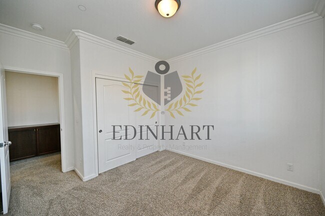 Building Photo - 3238 Lahar Ln