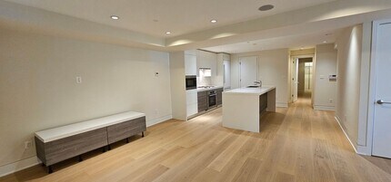 Building Photo - Luxurious 2 Bed 2 Bath Garden Level Condo In Desired Old City II - Dupont Circle