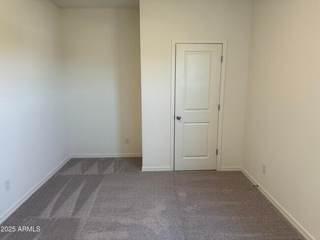 Building Photo - 32234 N Knauss Ln