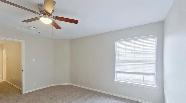 Building Photo - Charming 4-Bedroom Home with Modern Comforts & Spacious Living