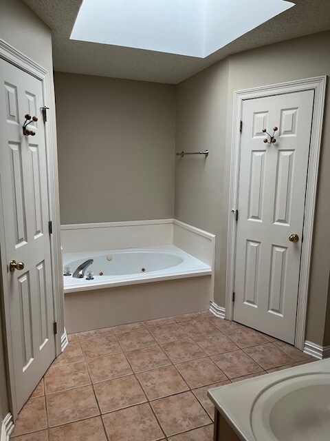Building Photo - 1225 Sycamore Pl