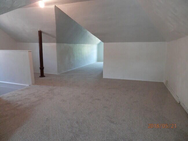 Building Photo - 501 Penn St