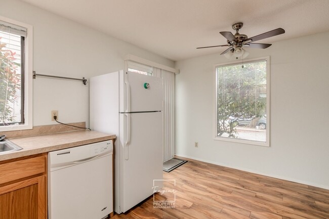Building Photo - Irvington 2 BR - Great Location, Great Space!