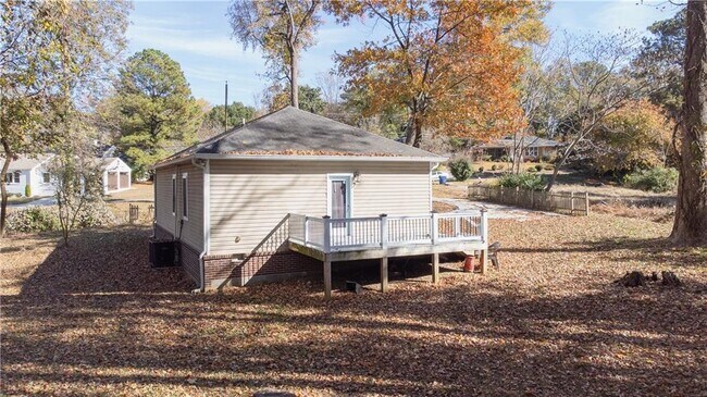 Building Photo - 183 Burbank Dr SW