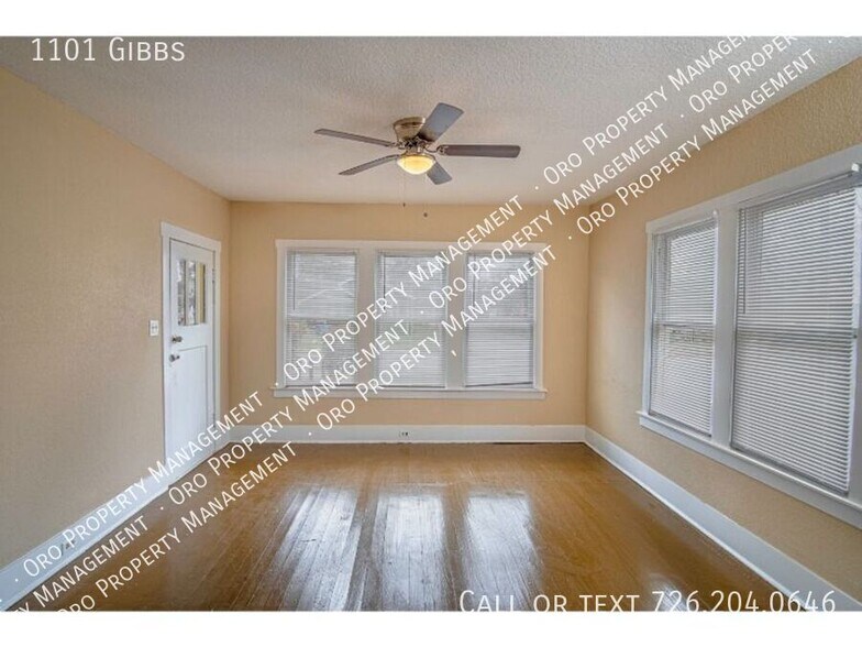 Building Photo - 1101 Gibbs-