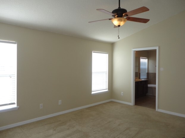 Building Photo - 915 Branchwood Way