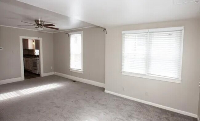 Building Photo - 208 Lincoln St