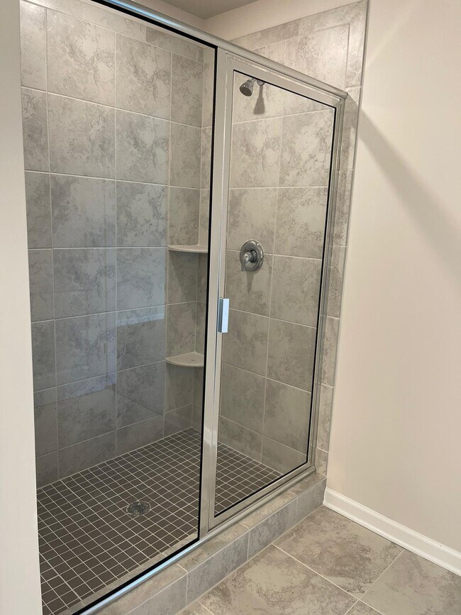 Building Photo - 1186 Arrowlake Rd