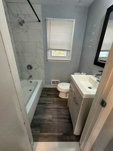 Building Photo - 565 Hunter Ave