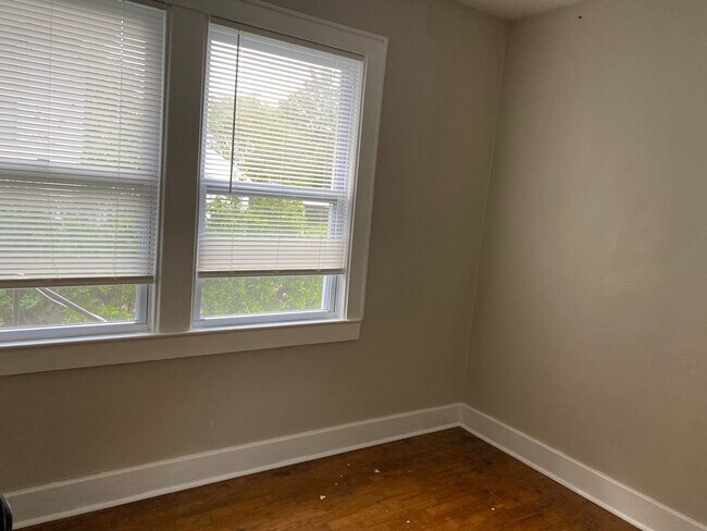 Building Photo - Myers Triplex