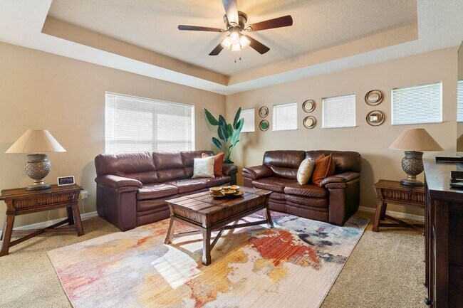 Building Photo - Fully furnished home
