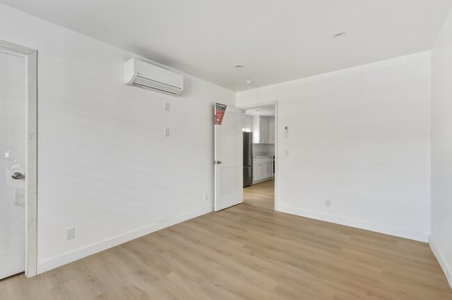 Building Photo - 13054 Terra Bella St