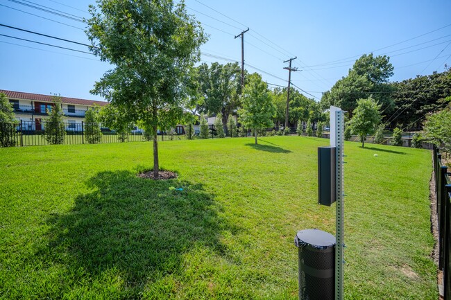 Building Photo - 7207 Gaston Ave