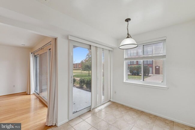 Building Photo - 2817 Jermantown Rd