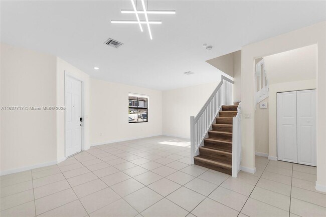 Building Photo - 11120 W 32nd Ln