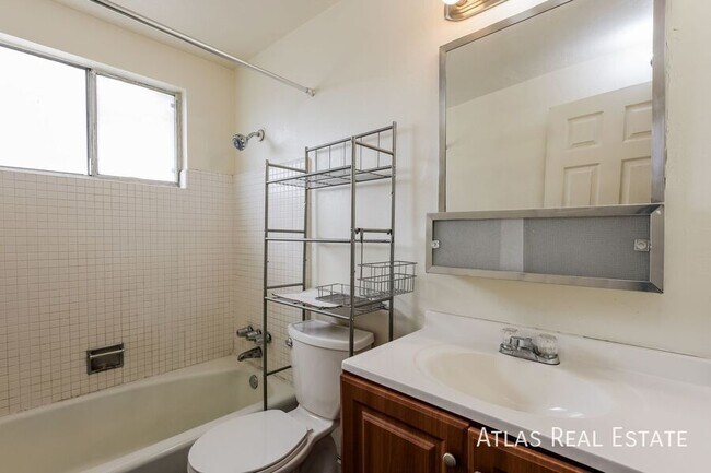 Building Photo - 3653 S 200 E