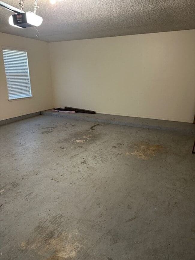 Building Photo - Beautiful Home in desirable River Gate!!!