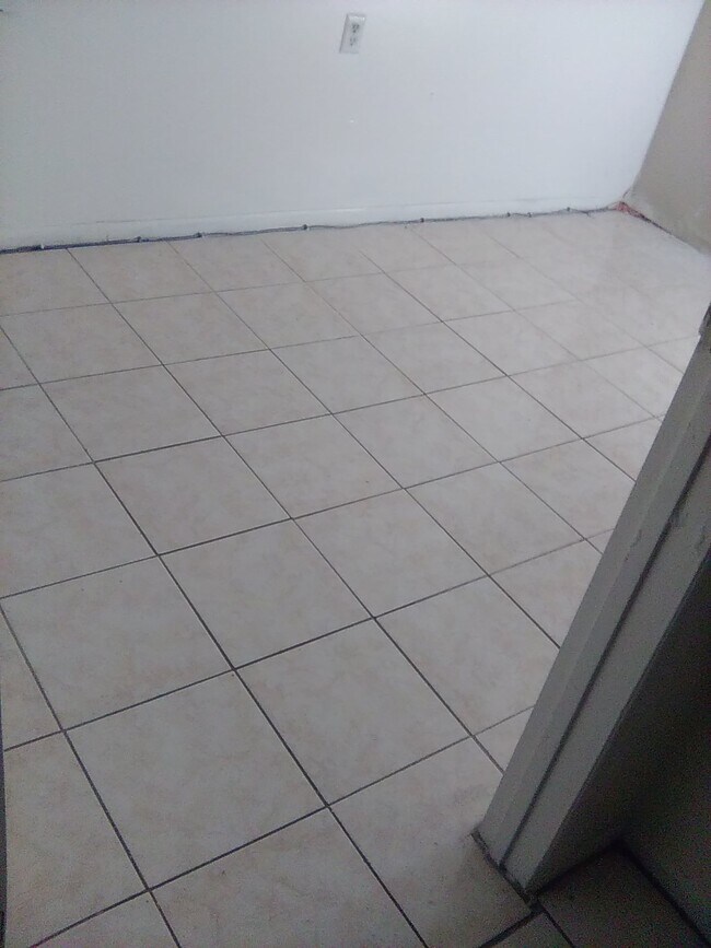 Building Photo - 2 bedroom apartment for rent