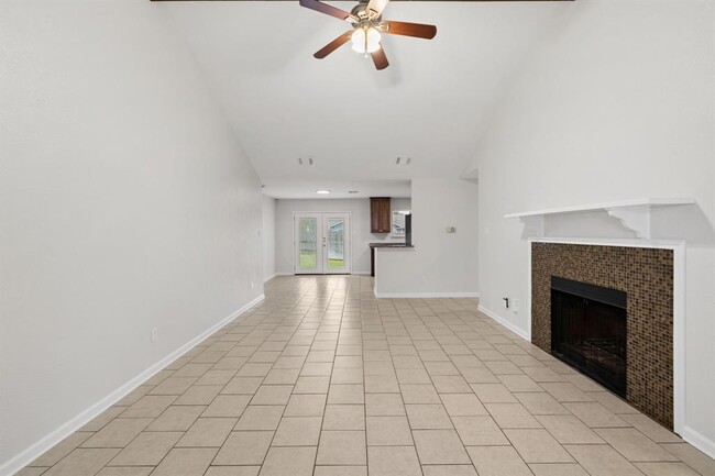 Building Photo - 1505 Charolais Dr