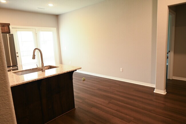 Building Photo - 211 Grove Ln