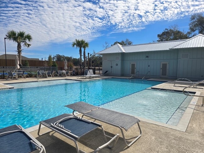 Building Photo - 190 Turpentine Dr