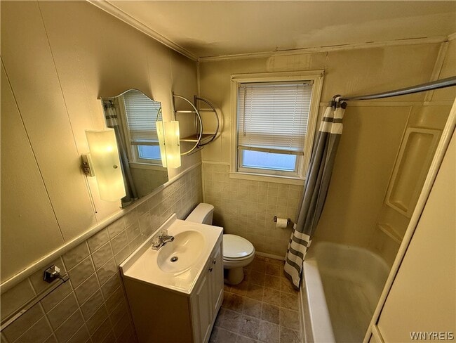 Building Photo - 125 Beryl Dr