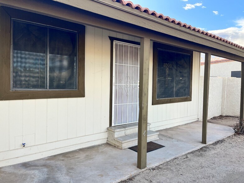 Building Photo - 6623 S 32nd St