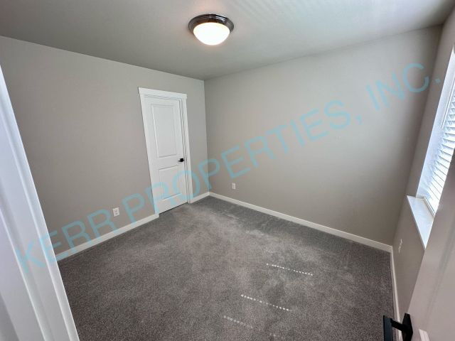 Building Photo - 3867 SE 92nd Ave