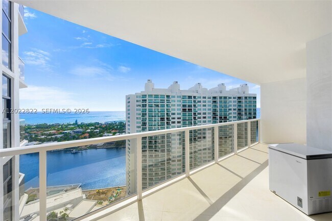Building Photo - 20281 E Country Club Dr