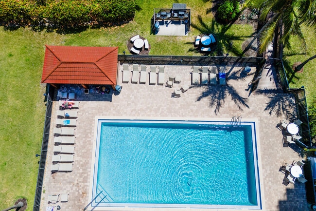 Building Photo - 4250 N Hwy A1A