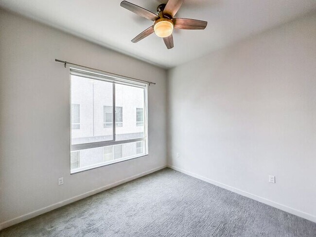 Building Photo - 2055 Bravo Loop