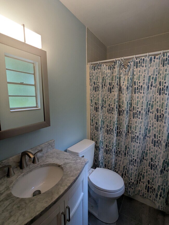 Building Photo - 4256 Carrington Ct