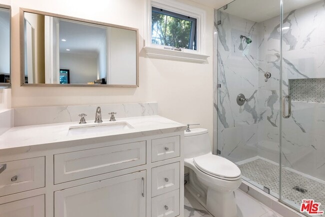 Building Photo - 345 S Saltair Ave