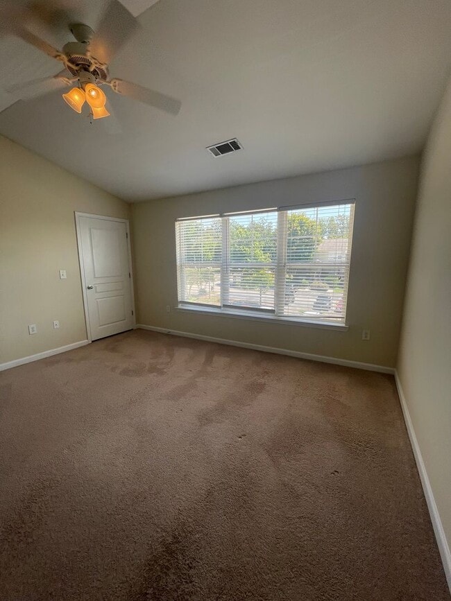 Building Photo - 18-1825 Whittaker