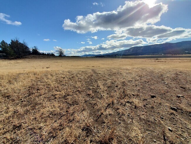 Building Photo - 3 Bedroom 2 Bath House with 7 Acres Horse Property