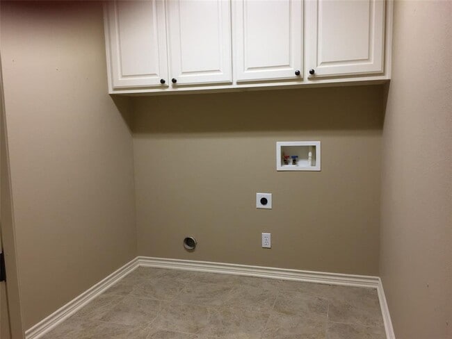 Building Photo - 304 Candle Stone Ct