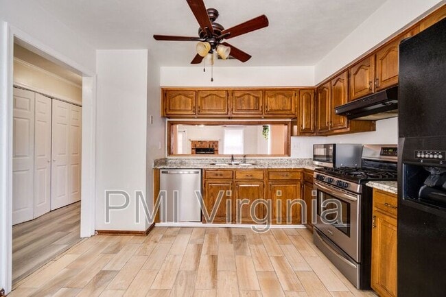 Building Photo - 812 Tuition Ct