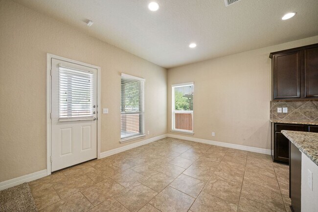Building Photo - Immaculate Home in the Coveted Fairway Rid...