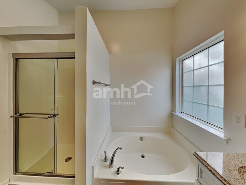 Building Photo - 7628 Nicolette Ct