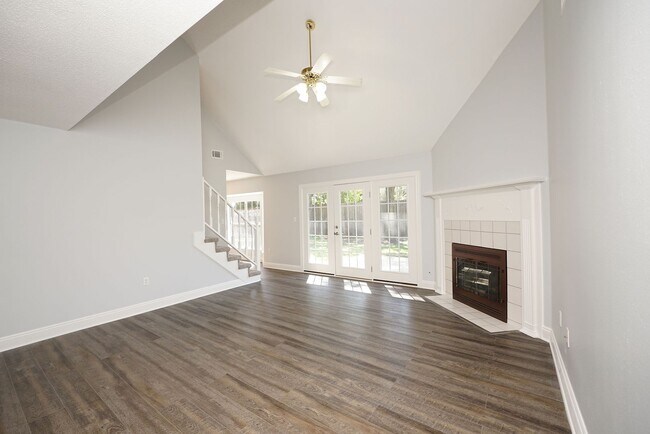 Building Photo - Spacious 5-Bedroom Home in Gated Parkwood ...