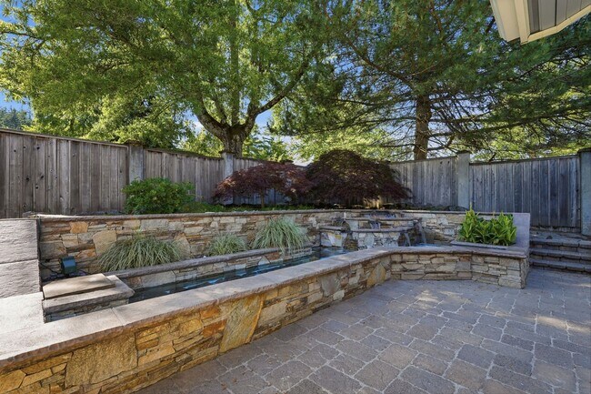 Building Photo - 17903 Ridge Lake Dr