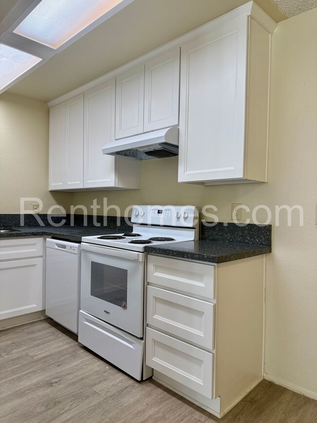 Building Photo - Bay Park, 5725 Linda Vista Road #6- Close ...