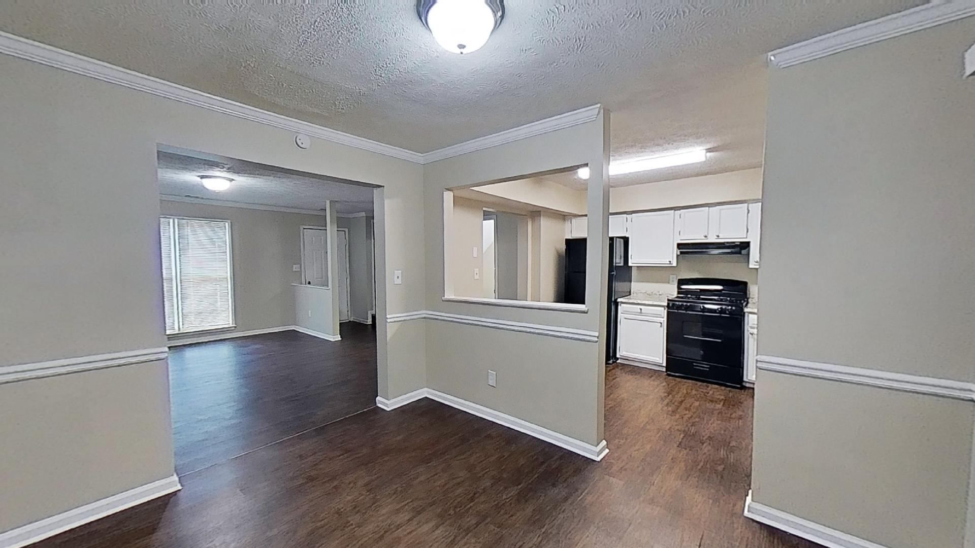 Building Photo - 717 Redland Dr